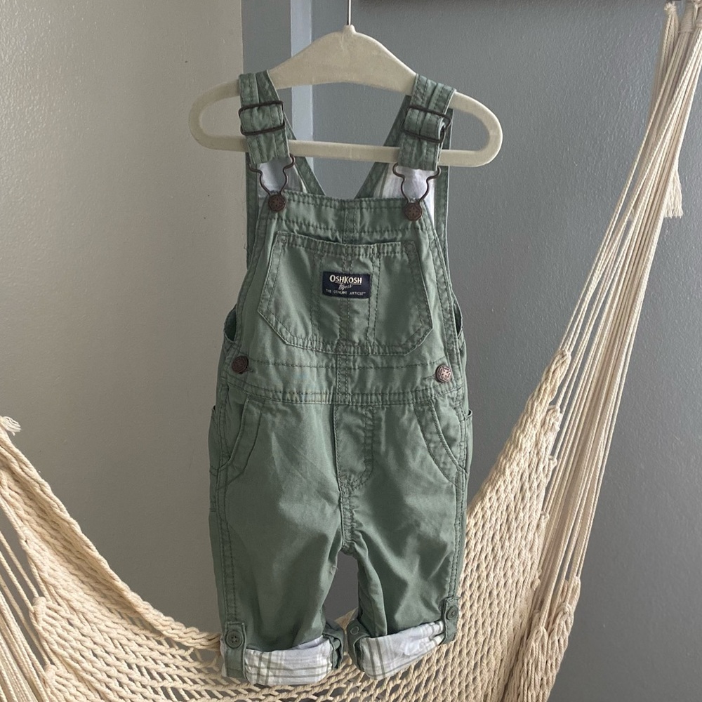 Oshkosh Green Overalls size 9 Months
